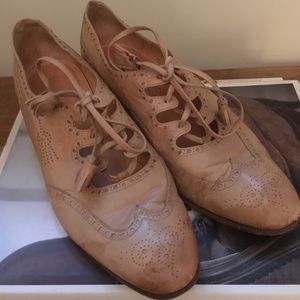 Hermes lace-up leather shoes.